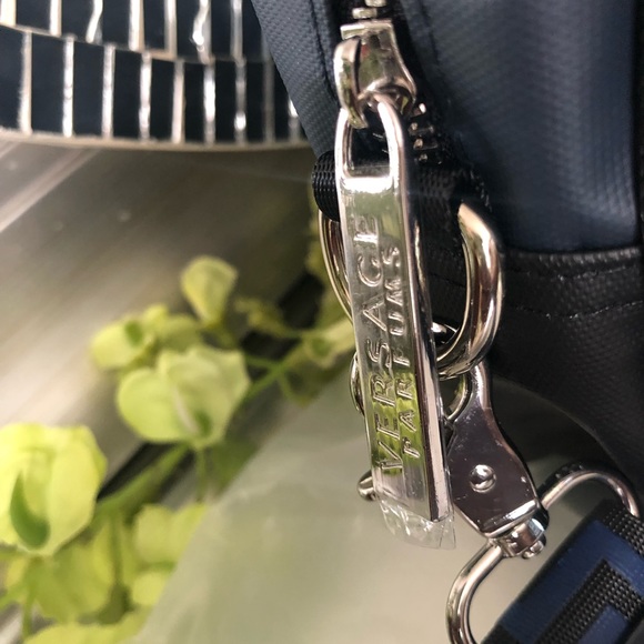 - Versace - Picture 11 of 13